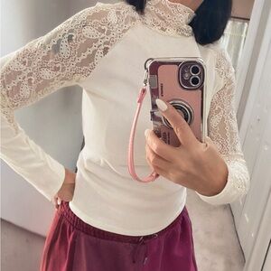 Brand new ! Cream/ ivory Lace sleeve and neck turtle neck knit pull over size M